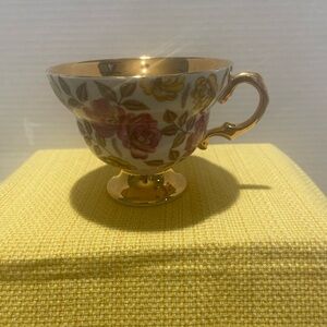 Gold and Pink Floral Drinkware with Elegant Accents